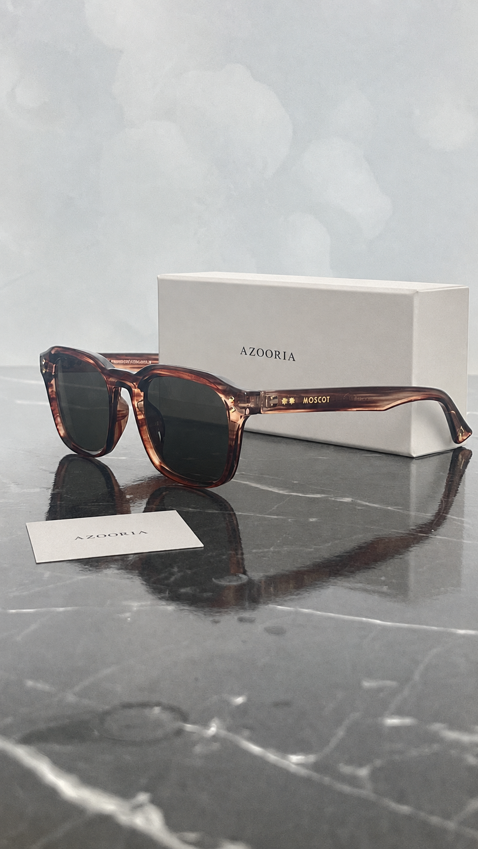 MOSCOT Classic Écaille — vue côté avec carte AZOORIA